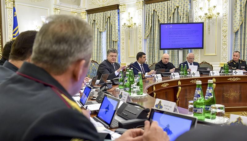 Порошенко відреагував на марш "Азову" Порошенко відреагував на марш "Азову"