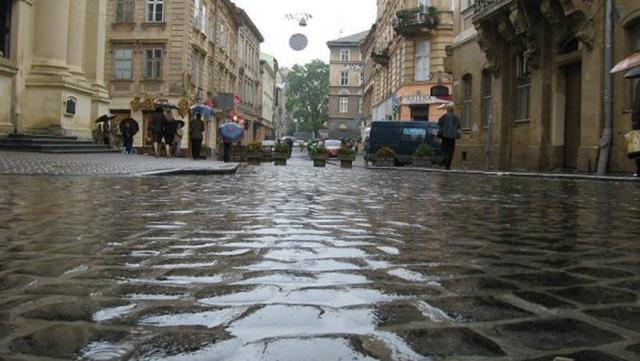 Синоптики обещают теплое и влажное  воскресенье