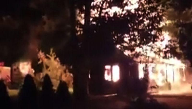 В Ужгороді миттєво згоріло кафе В Ужгороді миттєво згоріло кафе