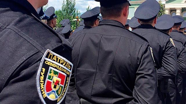 В трех освобожденных от боевиков городах Луганщины заработала патрульная полиция