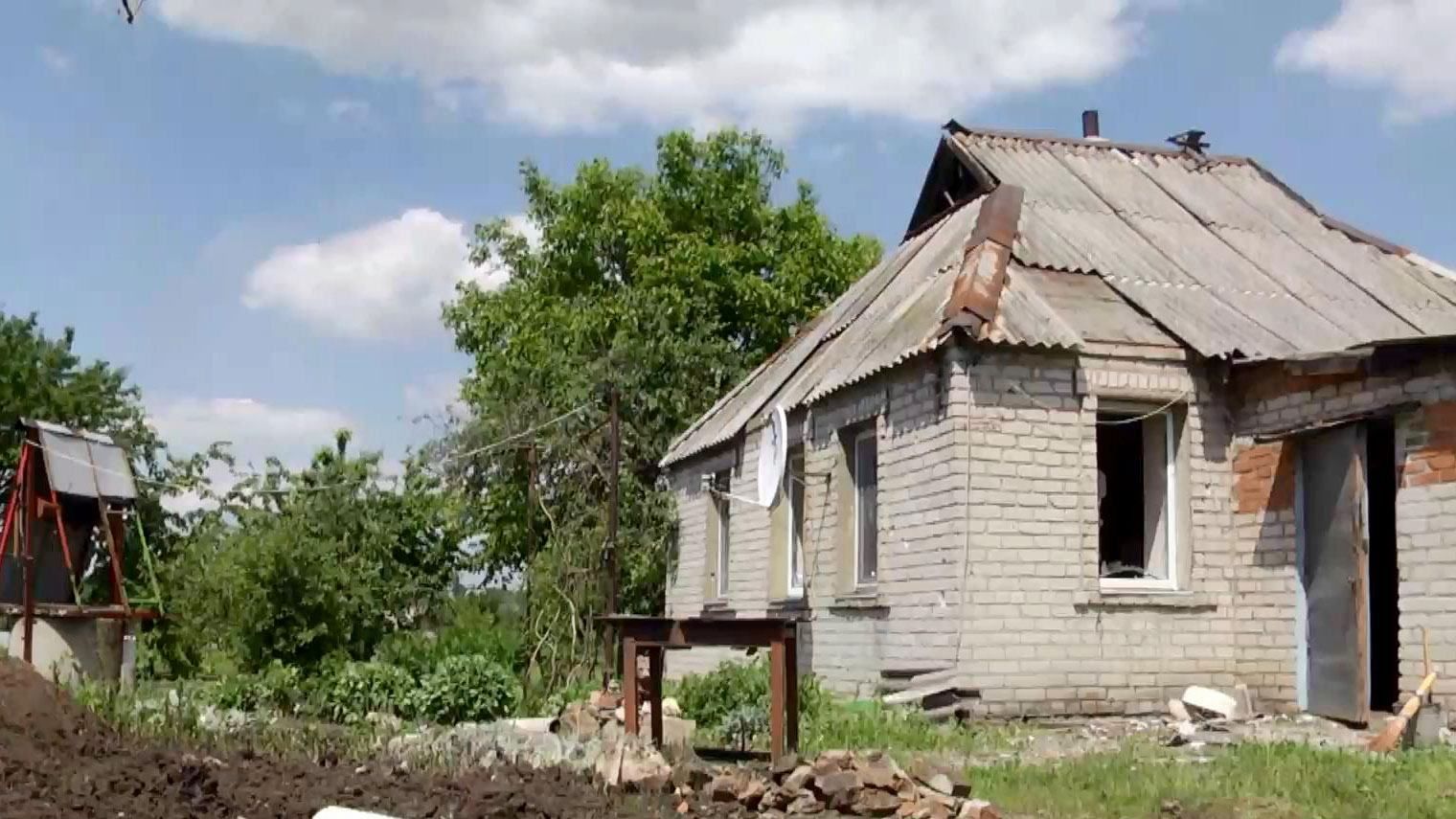 Деякі мешканці Авдіївки допомагають терористам з обстрілами ЗСУ, — військовий
Деякі мешканці Авдіївки допомагають терористам з обстрілами ЗСУ, — військовий