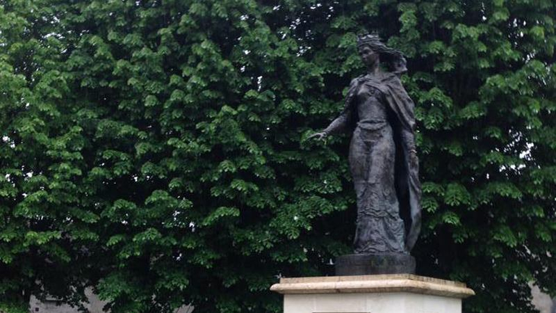 Анну Ярославну почтили во Франции