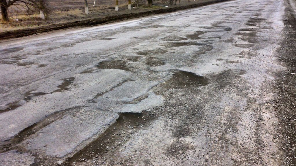 В "Укравтодорі" розповіли, коли з головних доріг зникнуть ями В "Укравтодорі" розповіли, коли з головних доріг зникнуть ями