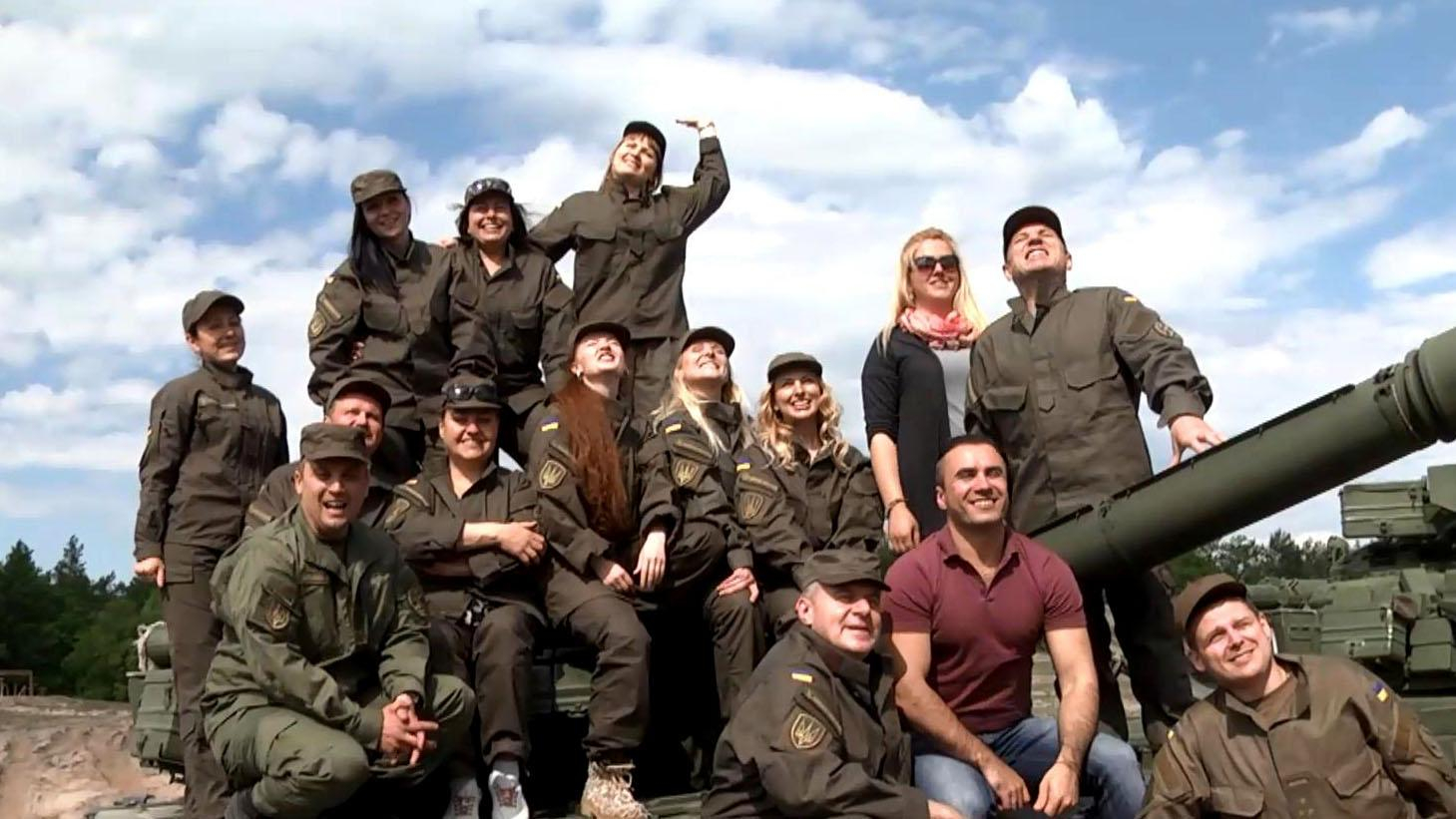 Київські актори на собі відчули життя українських армійців Київські актори на собі відчули життя українських армійців
