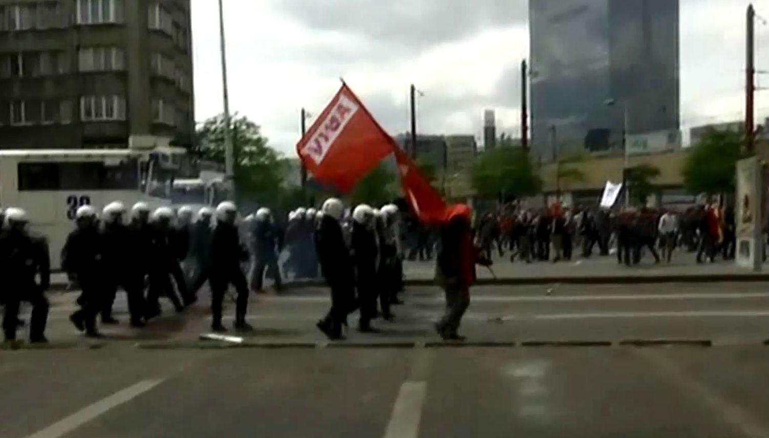 Европу охватили массовые протесты: против чего выступают люди Европу охватили массовые протесты: против чего выступают люди