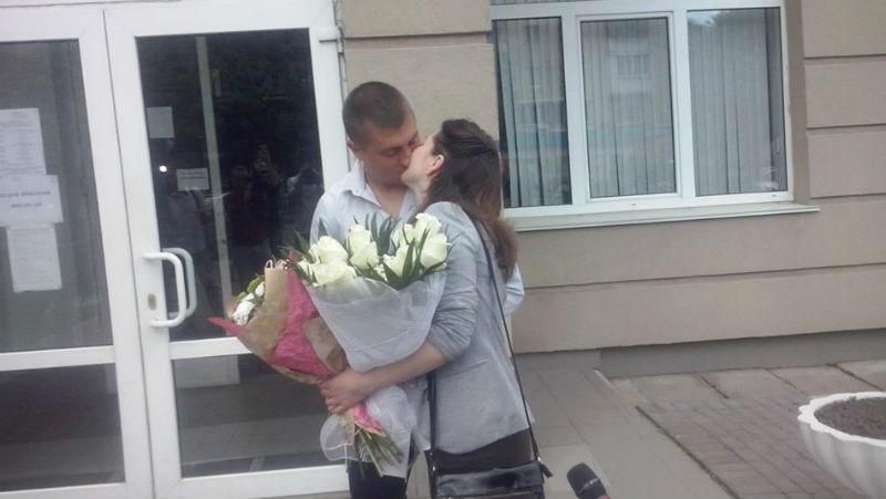 Офіцерське кохання. Кіборг одружився з розвідницею Офіцерське кохання. Кіборг одружився з розвідницею