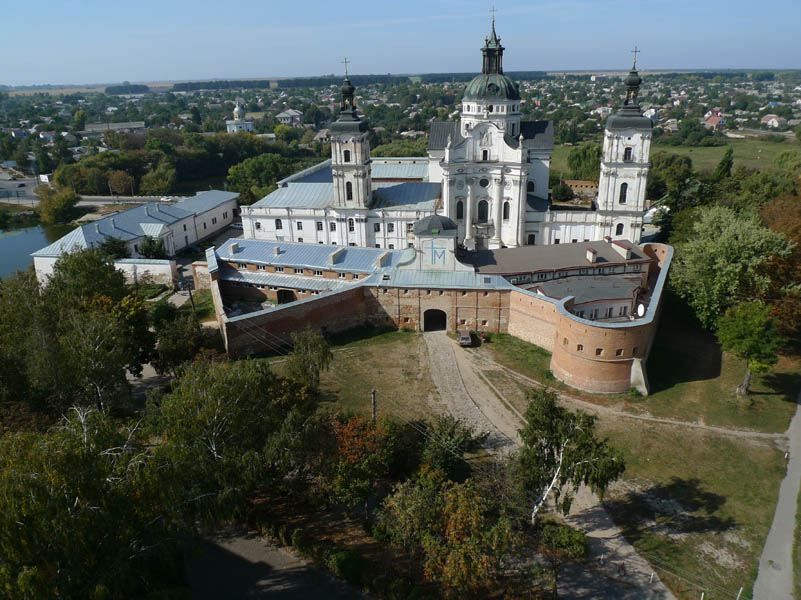 З бійками та скандалами провели декомунізацію на Житомирщині