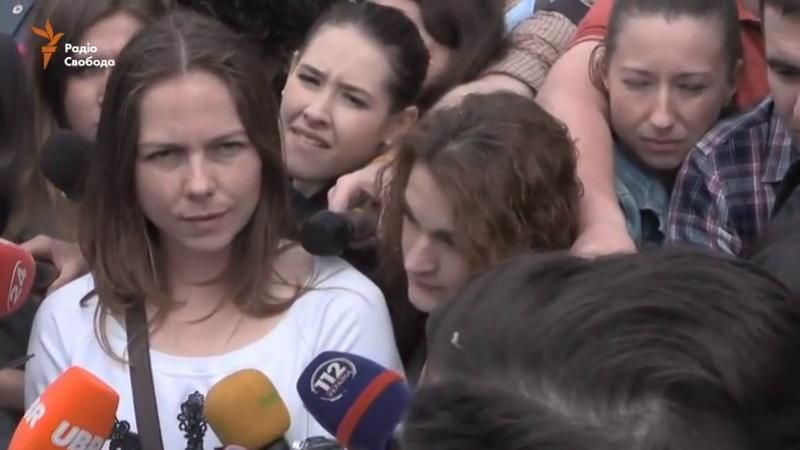 Якщо її повезуть в СІЗО, чекайте добровольчих батальйонів, — Віра Савченко про повернення сестри