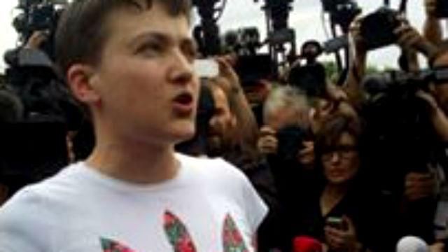 Савченко не захотіла взяти квіти від Тимошенко, – журналіст