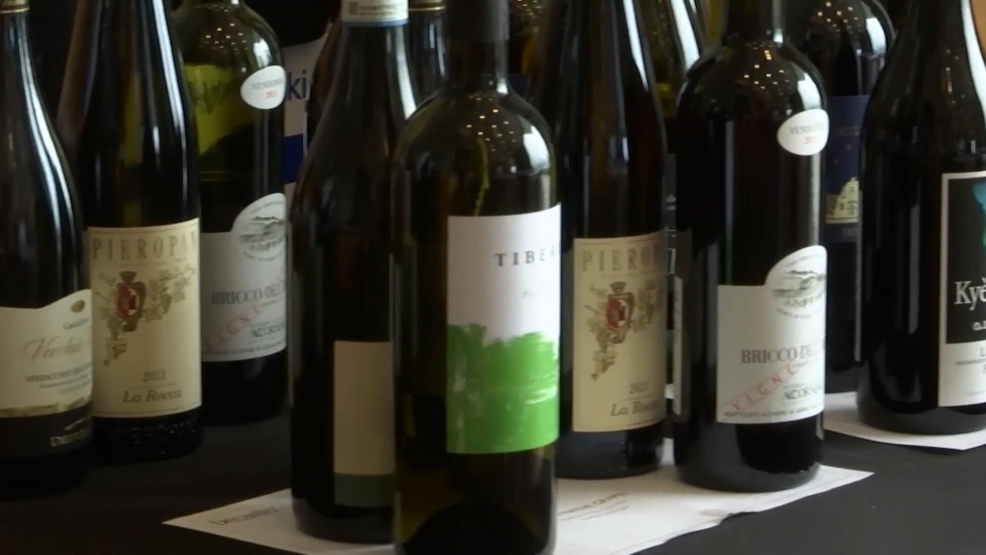 Крупнейшая выставка элитного алкоголя открылась в Гонконге Крупнейшая выставка элитного алкоголя открылась в Гонконге