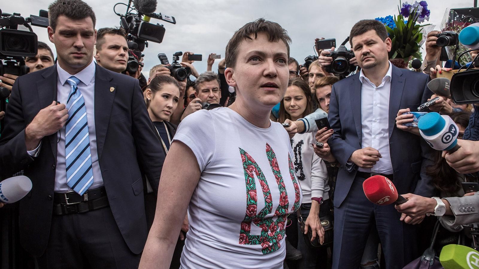 Росіянам пора вставати з колін, — Савченко у першій промові після повернення