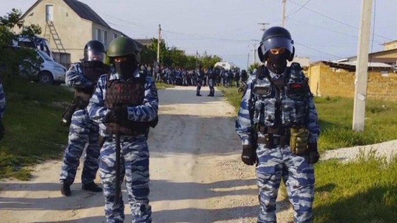 В оккупированном Крыму объяснили, почему обыскивают крымских татар
