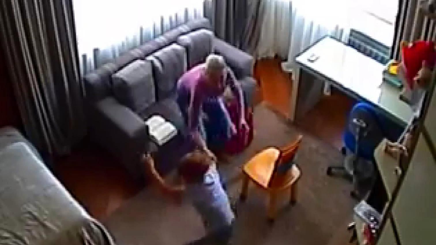 Логопед побила хлопчика, якого лікувала від затинання Логопед побила хлопчика, якого лікувала від затинання