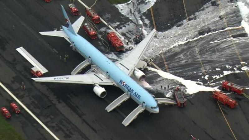 Літак загорівся за хвилину до вильоту в Токіо: перші фото та відео Літак загорівся за хвилину до вильоту в Токіо: перші фото та відео