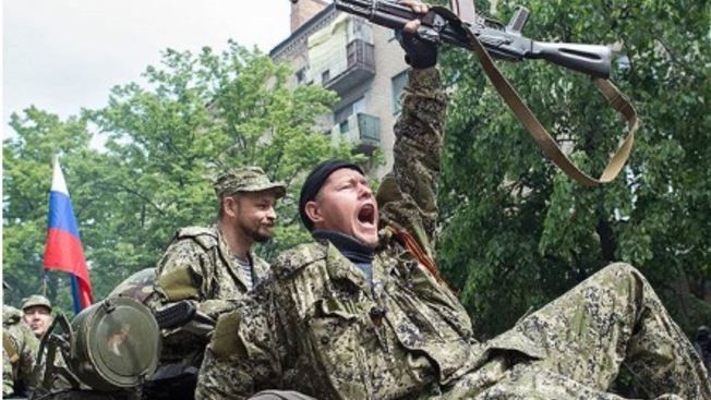 Терористи на Донбасі опублікували відео з російськими боєприпасами