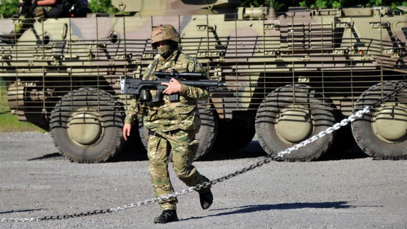 Техніка війни. Особливості ножового бою. Український броньовик визнали одиним із кращих у світі