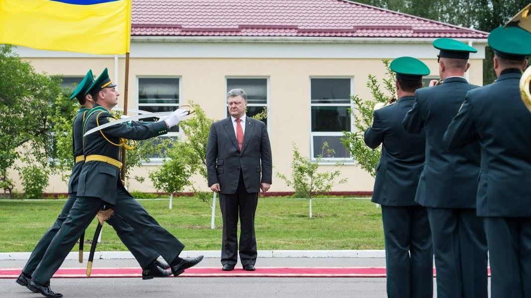 Порошенко розповів про умови для виборів на Донбасі