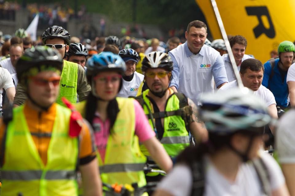 Масштабный велопарад в Киеве: проехался и мэр Кличко