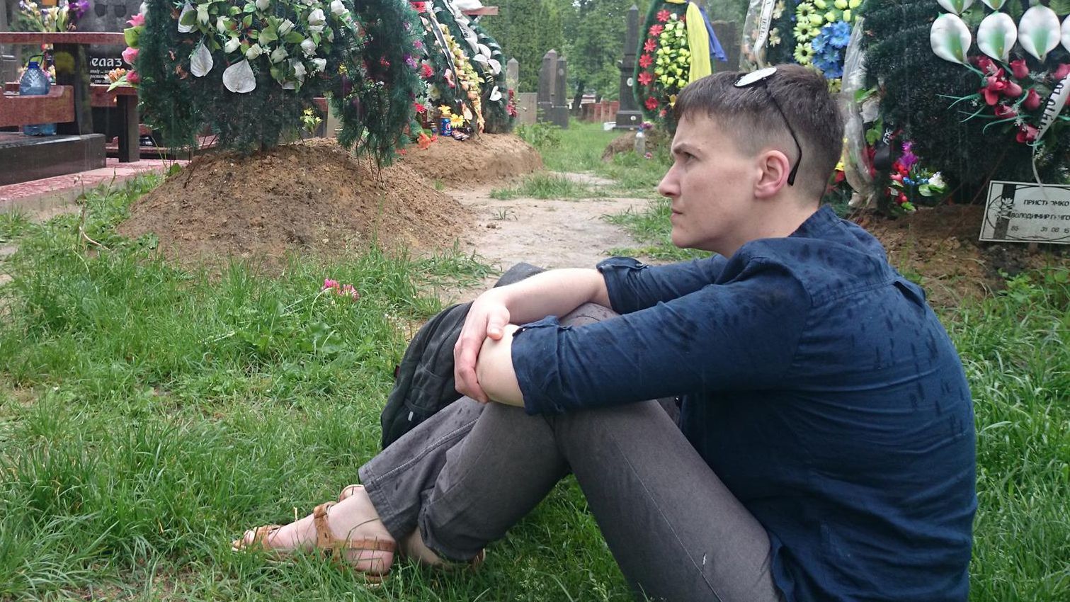 Савченко відвідала могили героїв АТО: природа це відчула