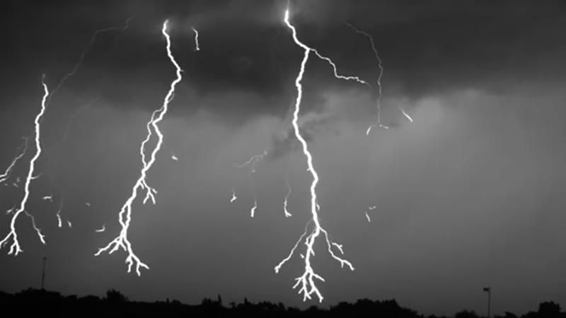 Как рождается молния: захватывающее видео Как рождается молния: захватывающее видео