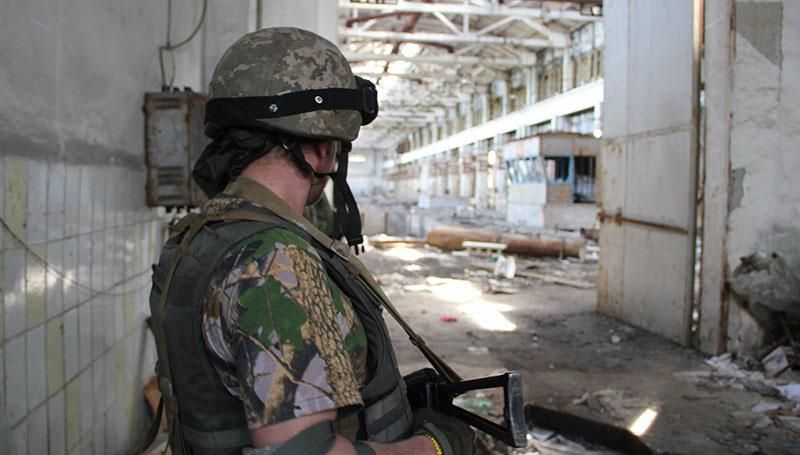 Террористы стреляют днем на глазах у наблюдателей ОБСЕ, — волонтер Террористы стреляют днем на глазах у наблюдателей ОБСЕ, — волонтер