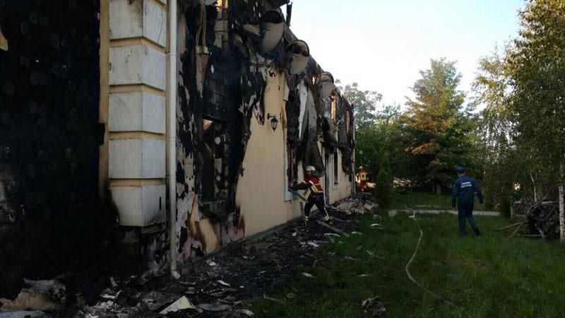 Пожежа під Києвом: у будинку для престарілих знайшли сім тіл
