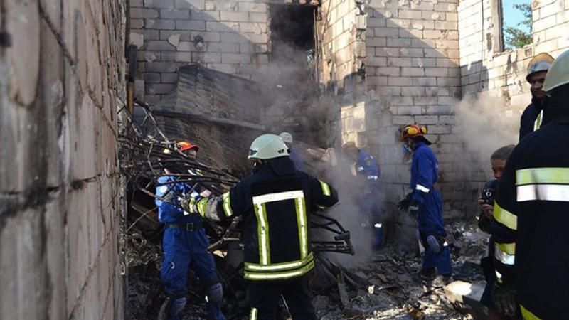 Моторошні наслідки пожежі у пансіонаті під Києвом — на відео від рятувальників
