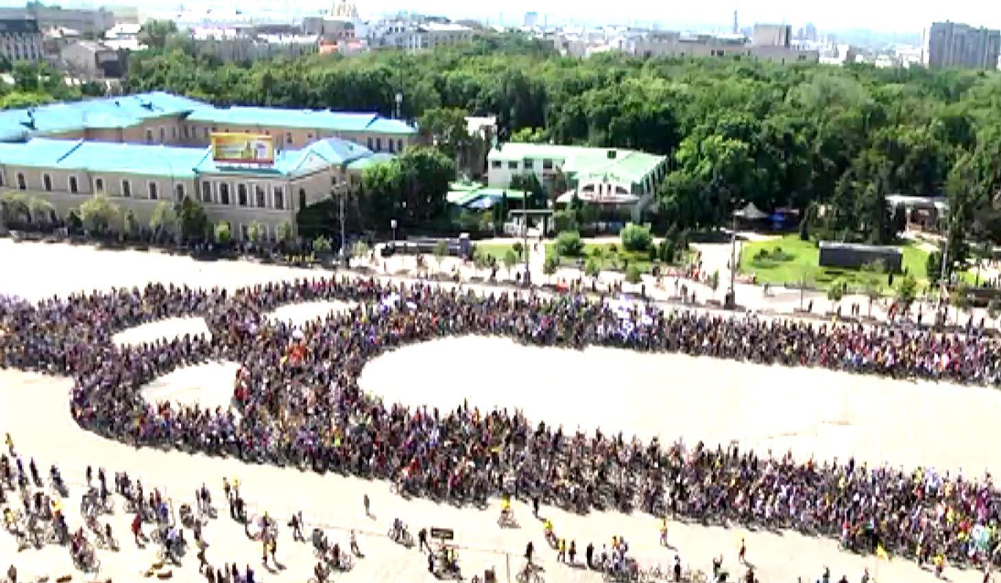 У вишиванках та задля благодійності: як пройшов всеукраїнський велодень У вишиванках та задля благодійності: як пройшов всеукраїнський велодень