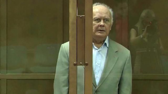 Порошенко назвав ще двох українських політв'язнів, які можуть повернутись найближчим часом Порошенко назвав ще двох українських політв'язнів, які можуть повернутись найближчим часом