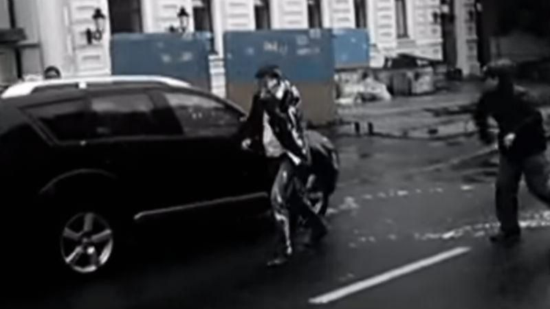 Російського блогера облили кефіром у Києві: з'явилось відео Російського блогера облили кефіром у Києві: з'явилось відео