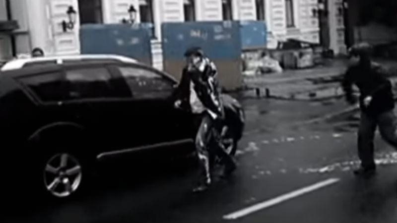 Российского блогера облили кефиром в Киеве: появилось видео