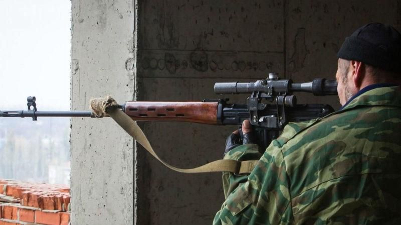 Разведка назвала имена российских военных, которые готовят снайперов на Донбассе