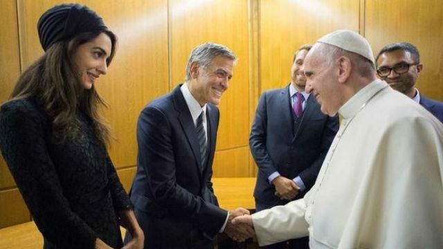 Актори Клуні, Гір і Хаєк отримали нагороди від Папи Римського