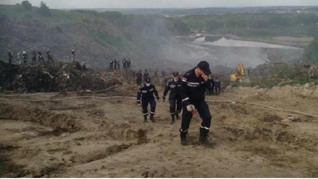 Проверяем, есть ли под завалом в Грибовичах  еще один человек, — глава ГСЧС