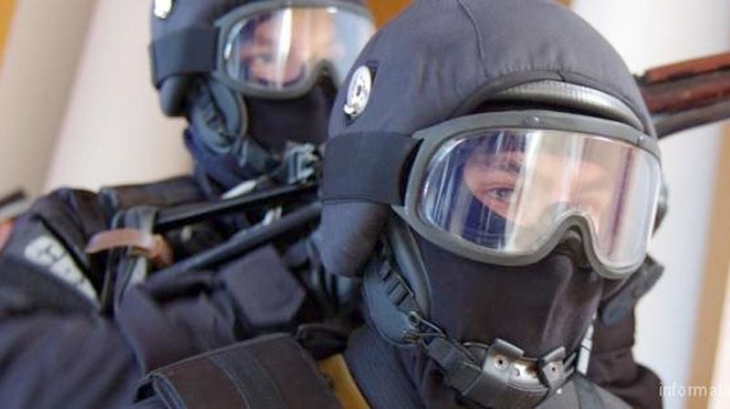 У банку "Хрещатик" обшук з "масками-шоу"
У банку "Хрещатик" обшук з "масками-шоу"