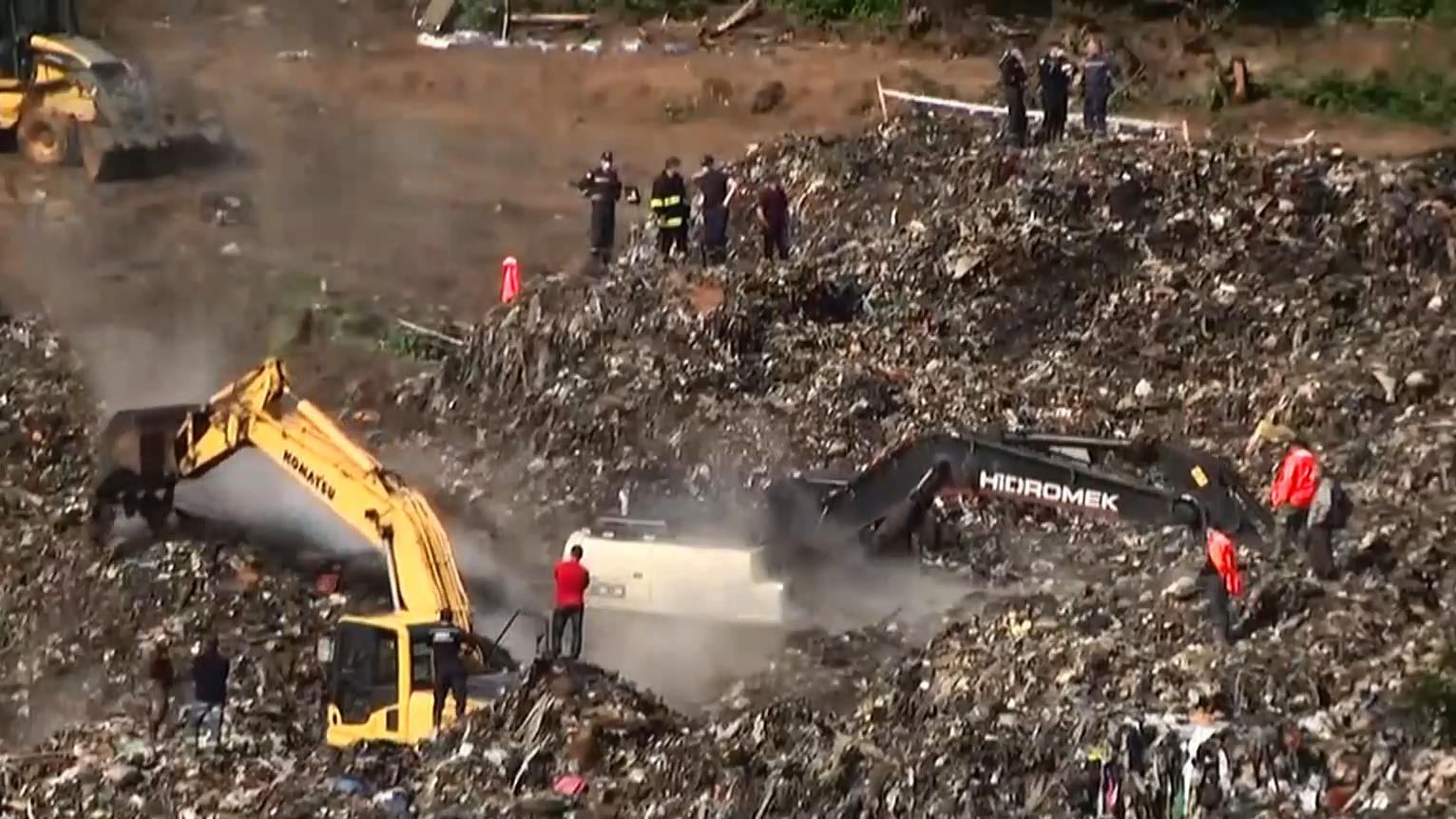 Трагедия на Грибовицкой свалке: нашли три тела Трагедия на Грибовицкой свалке: нашли три тела