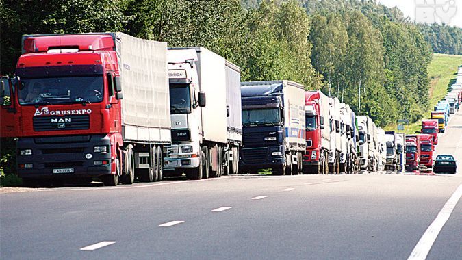 "Укравтодор" ограничил движение по дорогам государственного значения для грузовиков