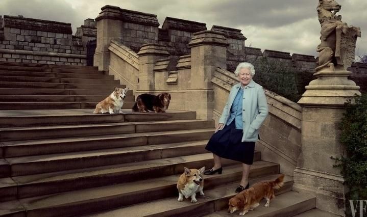 Єлизавета II знялася для глянцю з улюбленими коргі Єлизавета II знялася для глянцю з улюбленими коргі