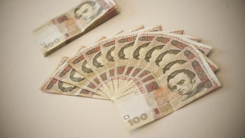 Украинцам обещают увеличить минимальную зарплату
