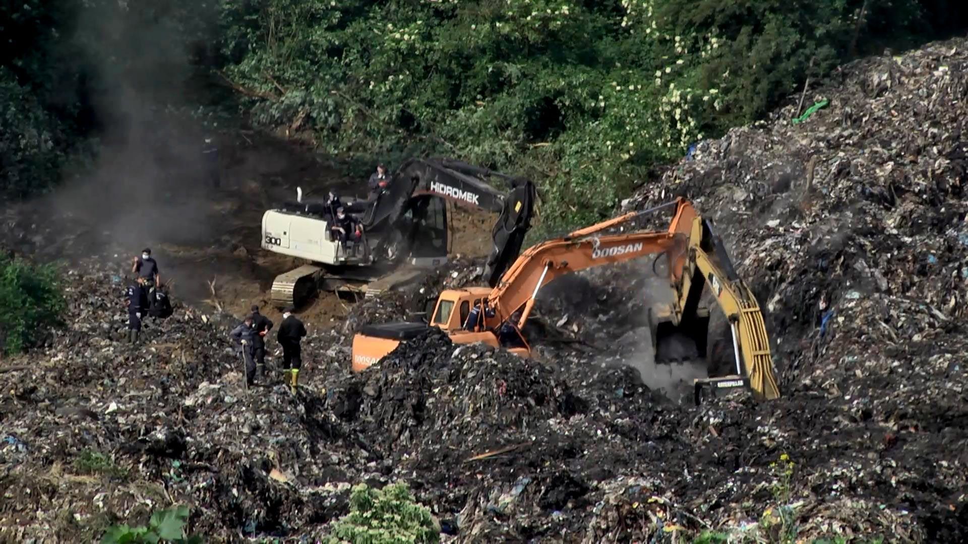 Полиция озвучила основные версии трагедии на свалке возле Львова Полиция озвучила основные версии трагедии на свалке возле Львова