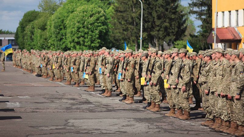 Стало відомо, скільки контрактників зголосилось на службу Стало відомо, скільки контрактників зголосилось на службу