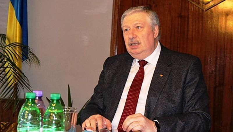 Посла України у Словаччині звільнили після контрабандного скандалу Посла України у Словаччині звільнили після контрабандного скандалу