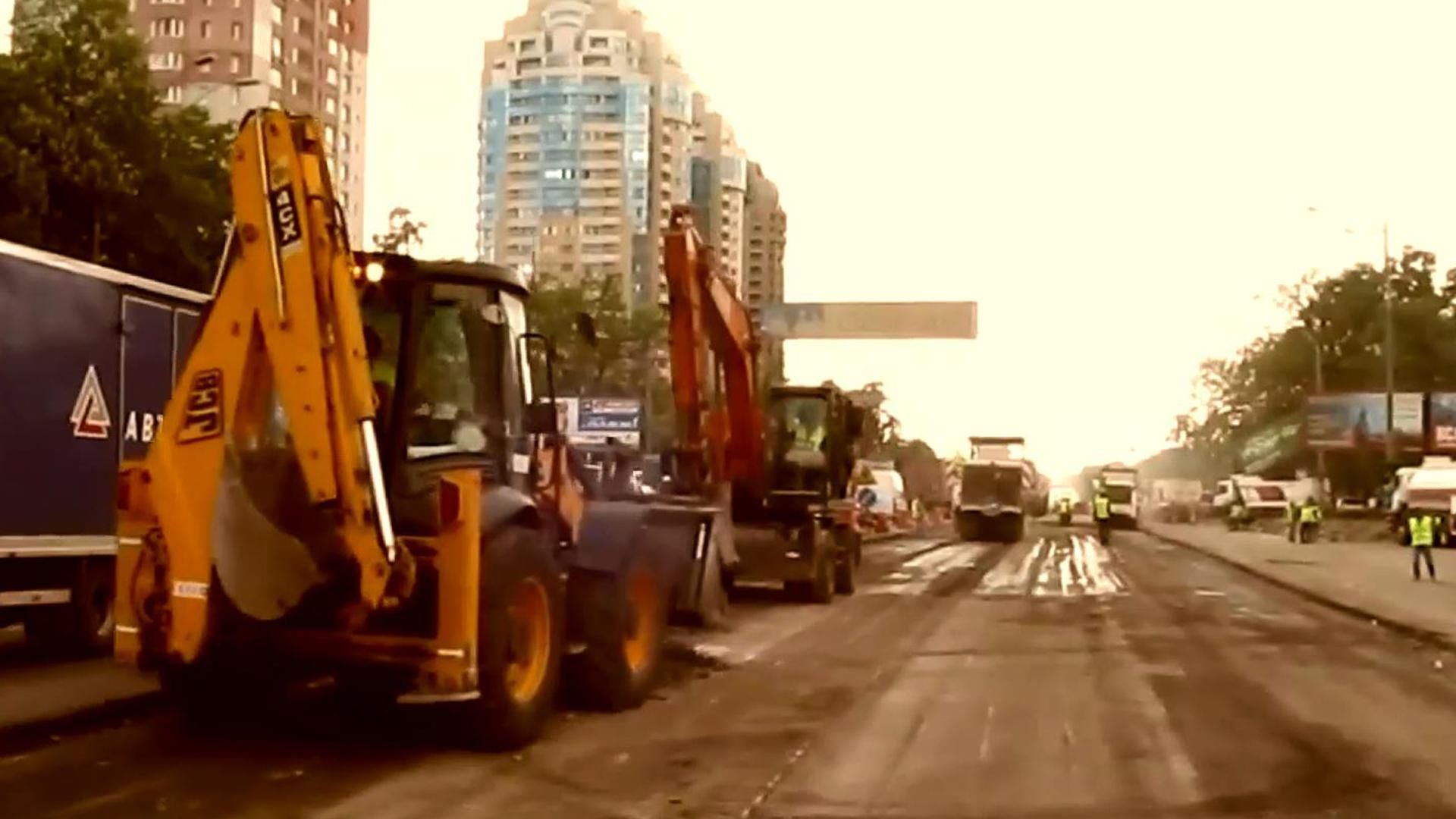 Через автодорівців на київській вулиці стався транспортний колапс Через автодорівців на київській вулиці стався транспортний колапс