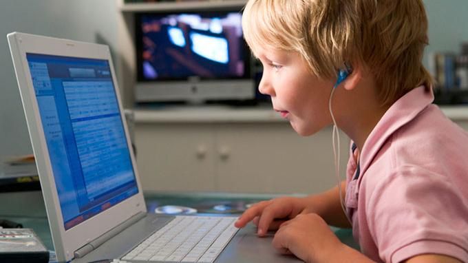 Школьники с оккупированных территорий Донбасса получат возможность учиться в украинских школах Школьники с оккупированных территорий Донбасса получат возможность учиться в украинских школах