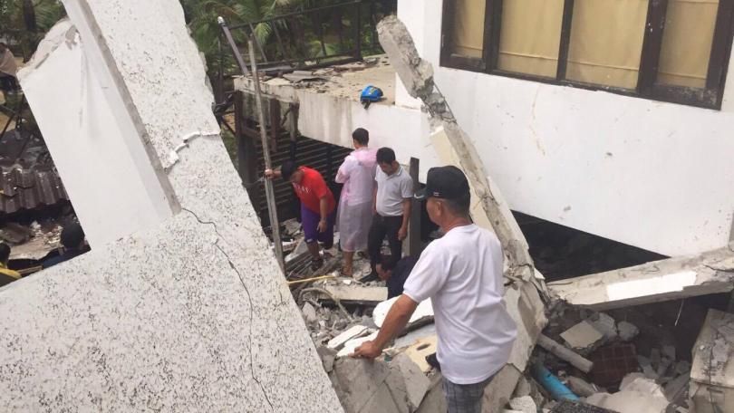 Обвалення готелю в Таїланді: є жертва і дитина під завалами