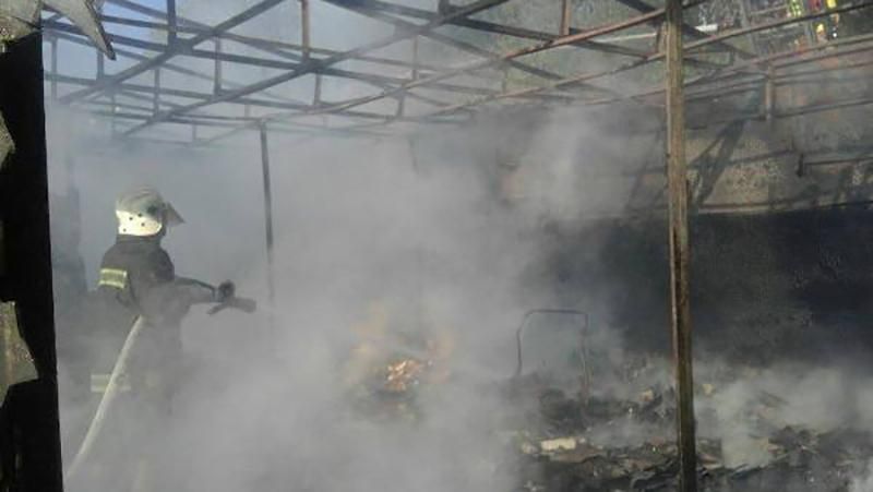 Троещинский рынок горел в Киеве