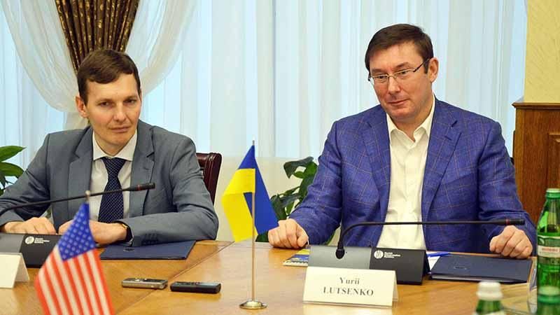 Саме Генпрокуратура має довести до кінця справу Януковича, — Луценко Саме Генпрокуратура має довести до кінця справу Януковича, — Луценко