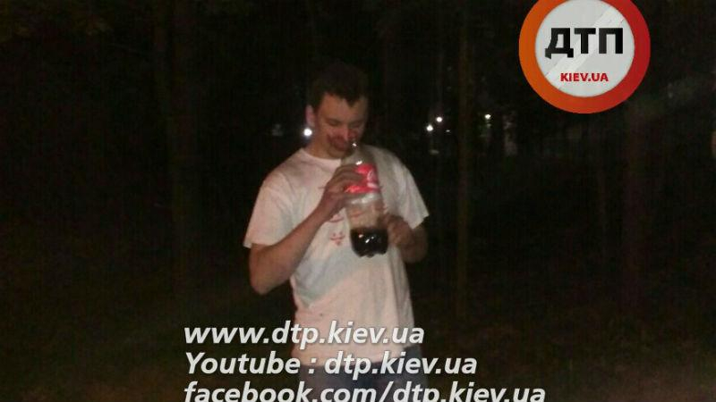 Под Киевом машина четыре раза перевернулась, водитель чудом не пострадал