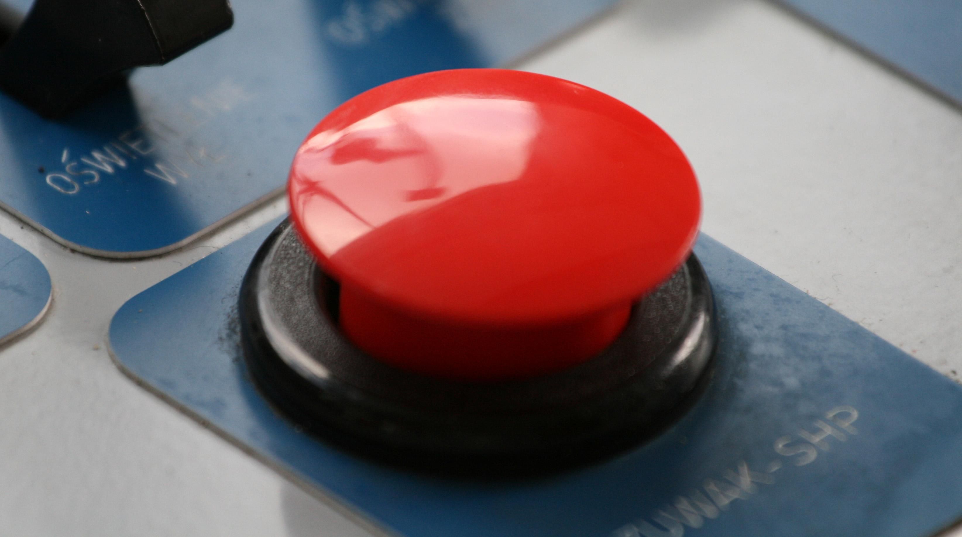 На випадок повстання: вчені створять "велику червону кнопку"