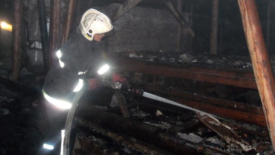 В Полтаве вспыхнул пожар в кадетском корпусе В Полтаве вспыхнул пожар в кадетском корпусе